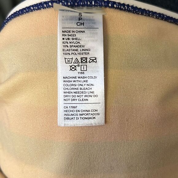 Old Navy Adorable Bikini - Size Small | Read - Picture 10 of 11